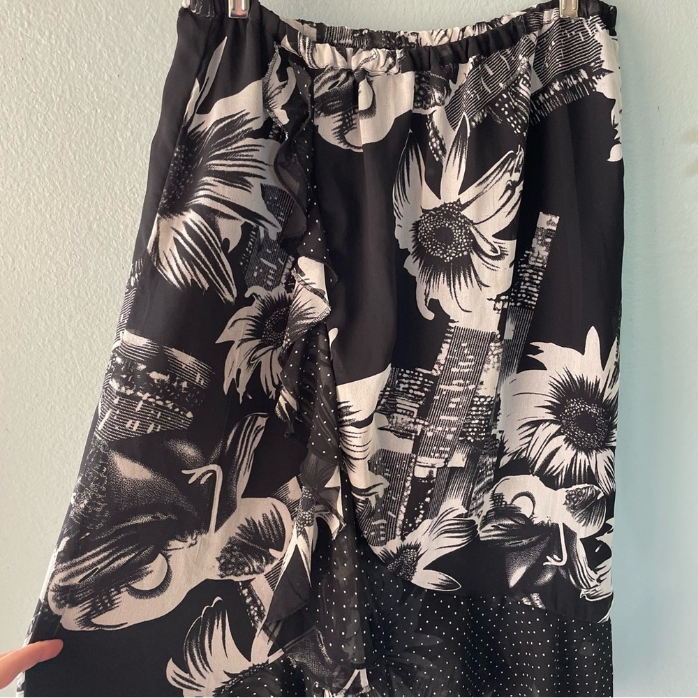 Seventh Avenue | Y2k Black & White Chiffon Floral Cityscape Ruffle Skirt - Picture 5 of 11